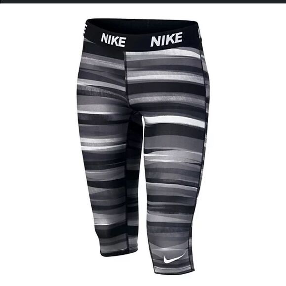 Nike Victory Capri Leggings  - Picture 1 of 6